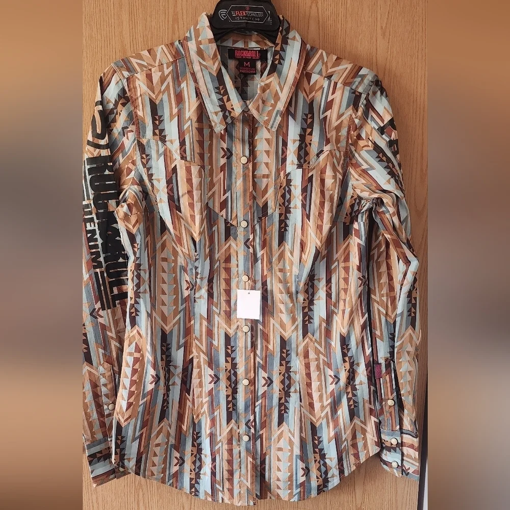 Rock & Roll Cowgirl Women's Shared Core Long Sleeve Snap Shirt - Picture 1 of 4